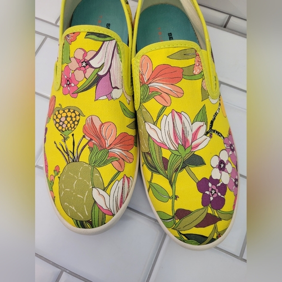 Seavees Trina Turk Baja Slip On Canvas Shoe Fashion Sneaker Yellow Tropical Flor - Picture 11 of 11